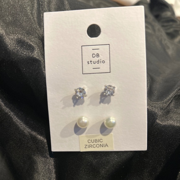 Earring studs Db studio - Picture 1 of 2